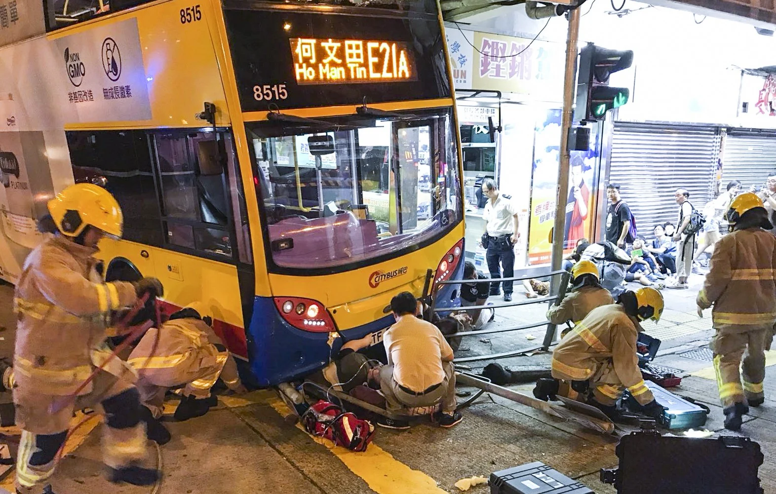 Hong Kong Tourists Trapped in Bus With Unhinged Man 2023
